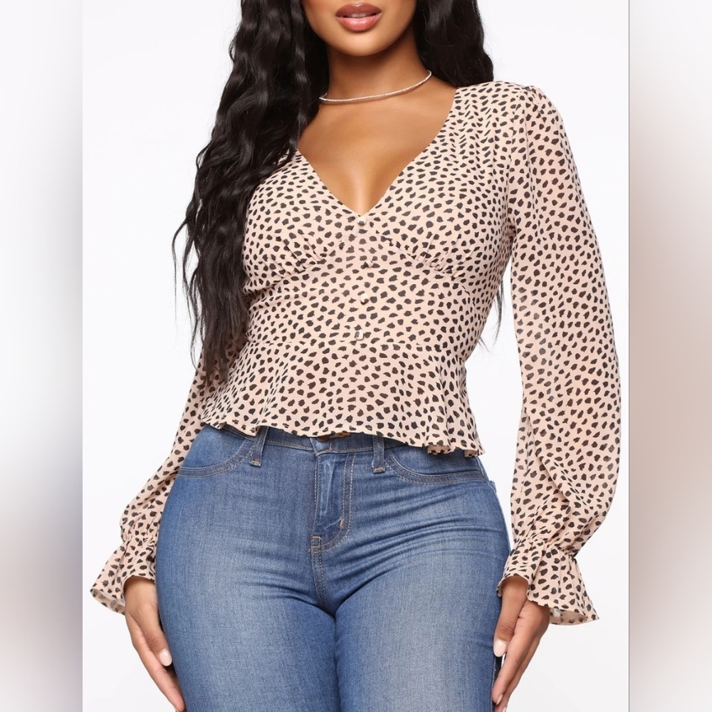 Fashion Nova Cream Ruffled Fitted Long Sleeve Blouse (T22)